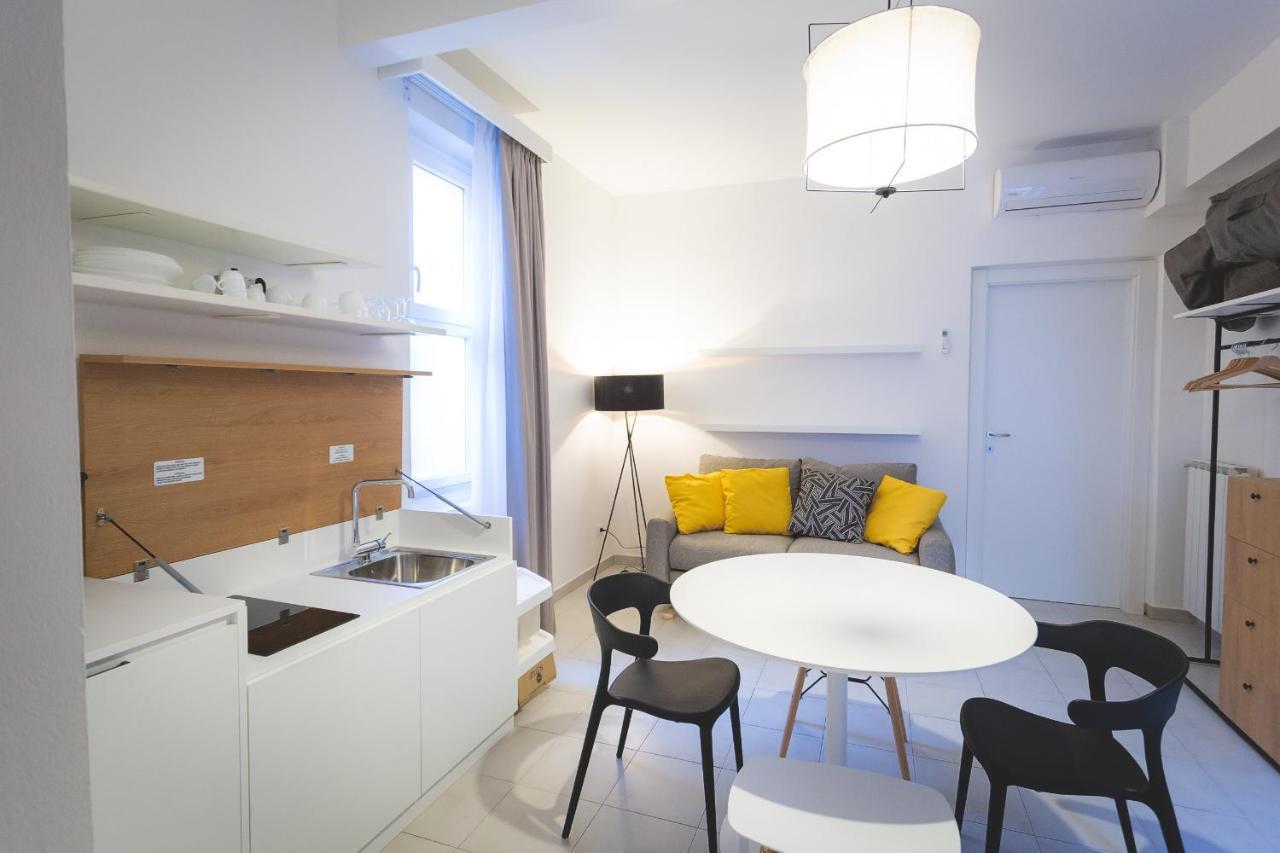 Via Siena 4 - Suites & Rooms Marina di Cecina Bagian luar foto