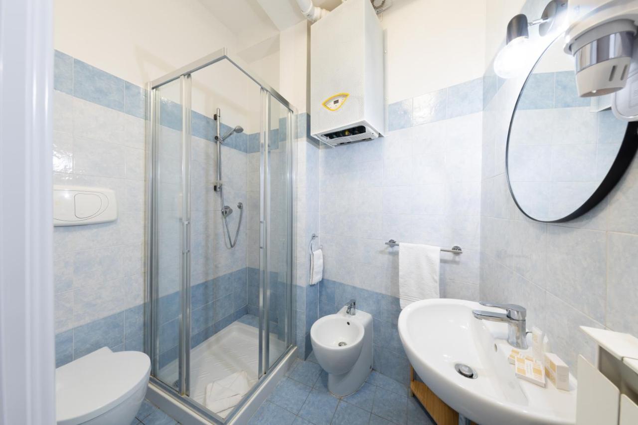 Via Siena 4 - Suites & Rooms Marina di Cecina Bagian luar foto