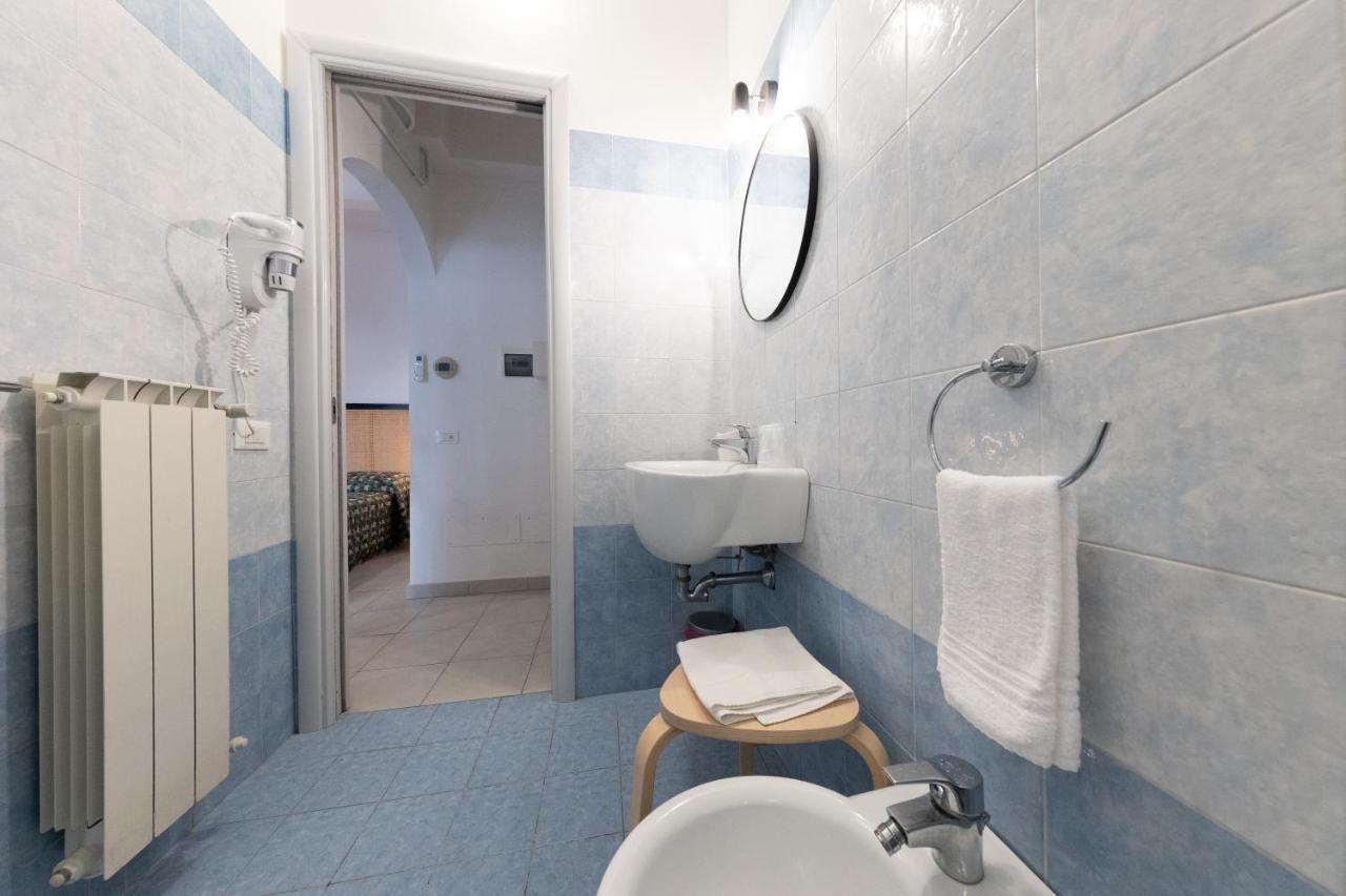 Via Siena 4 - Suites & Rooms Marina di Cecina Bagian luar foto
