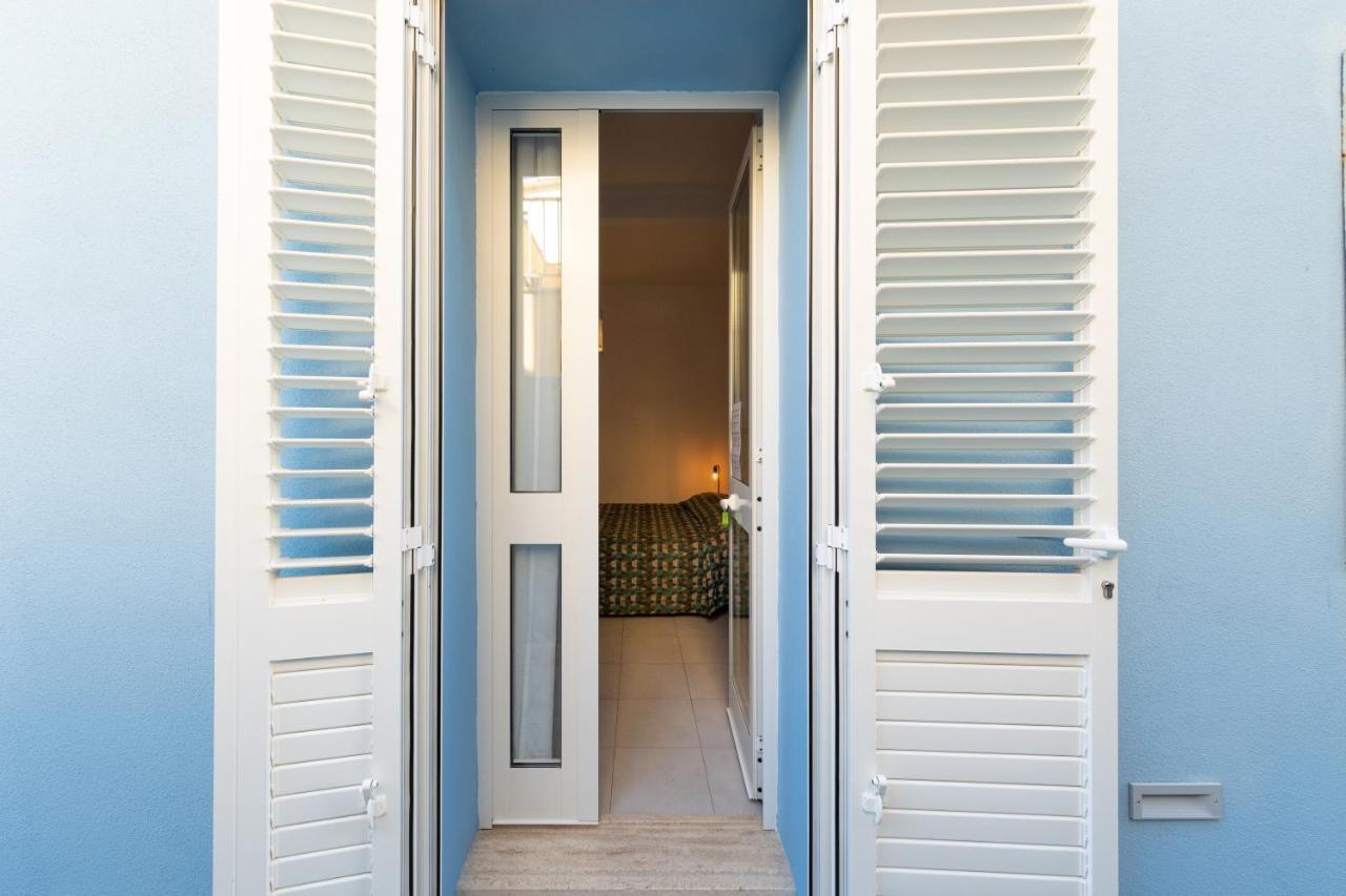 Via Siena 4 - Suites & Rooms Marina di Cecina Bagian luar foto