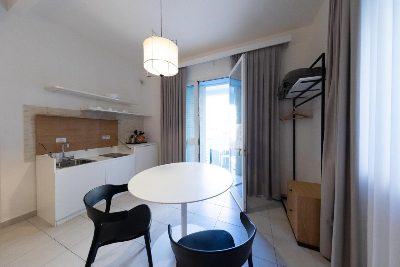 Via Siena 4 - Suites & Rooms Marina di Cecina Bagian luar foto