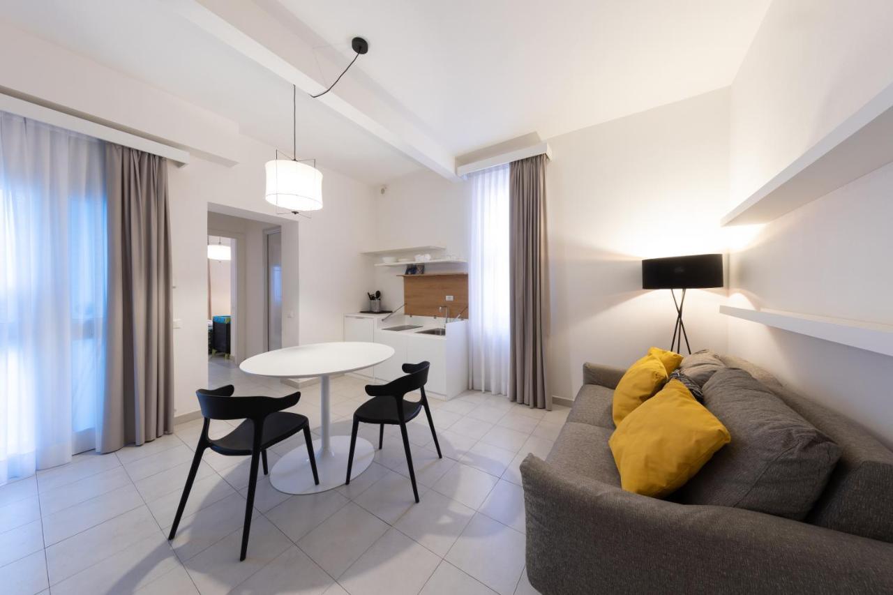 Via Siena 4 - Suites & Rooms Marina di Cecina Bagian luar foto