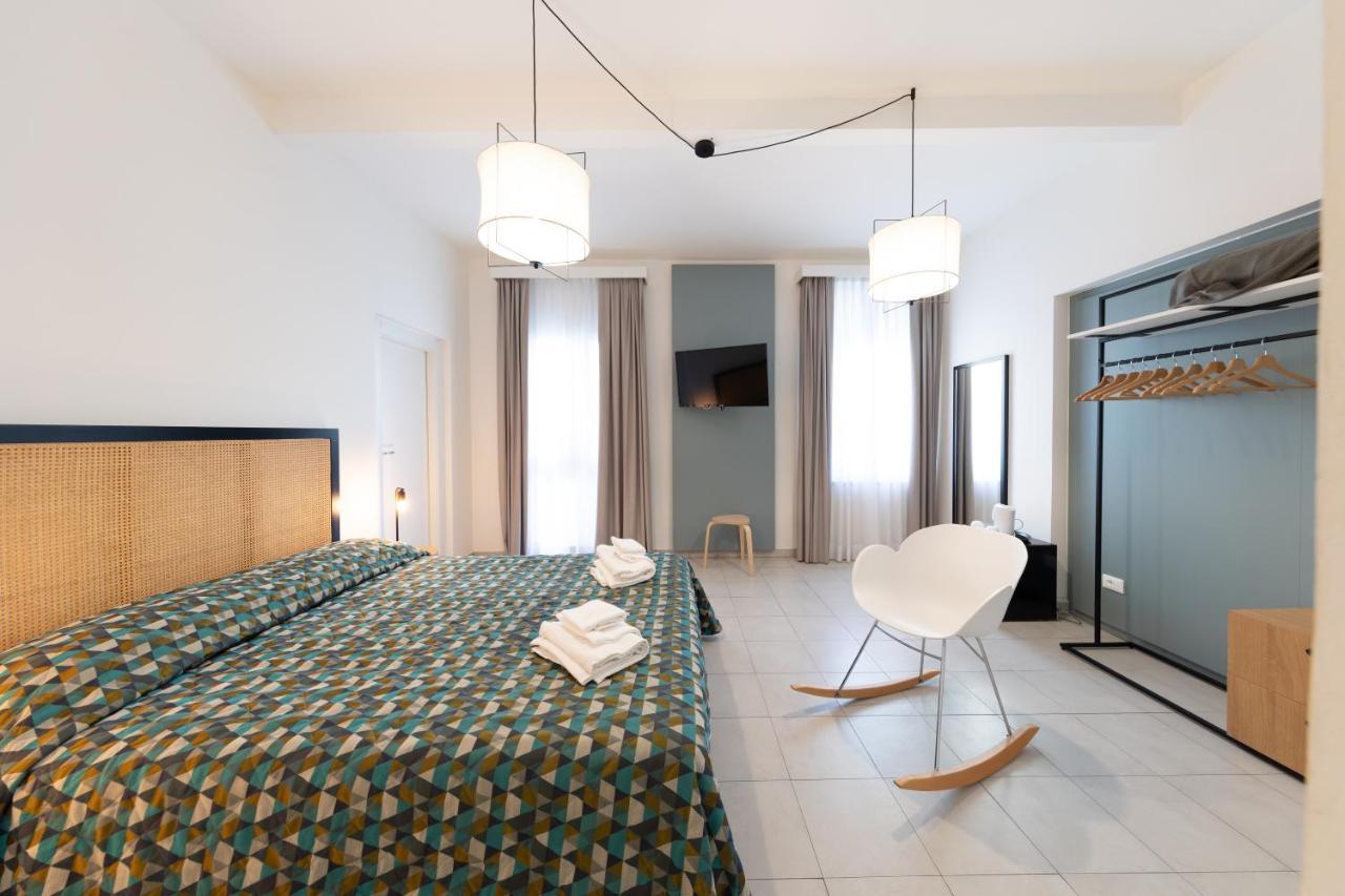 Via Siena 4 - Suites & Rooms Marina di Cecina Bagian luar foto