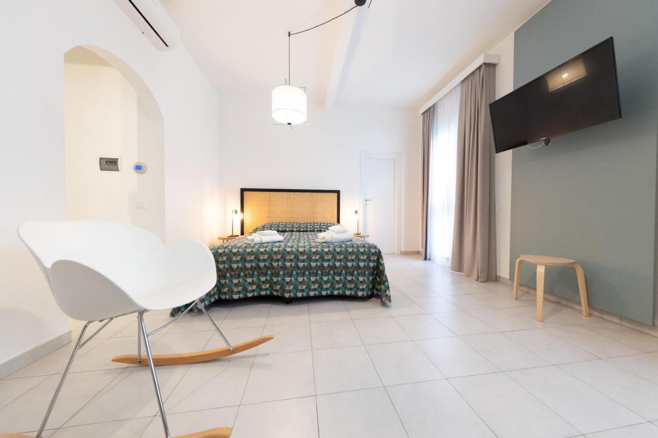 Via Siena 4 - Suites & Rooms Marina di Cecina Bagian luar foto