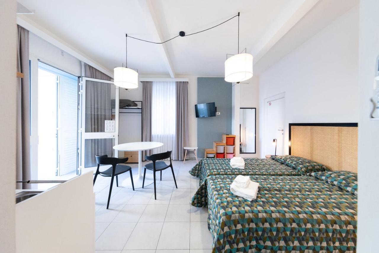 Via Siena 4 - Suites & Rooms Marina di Cecina Bagian luar foto