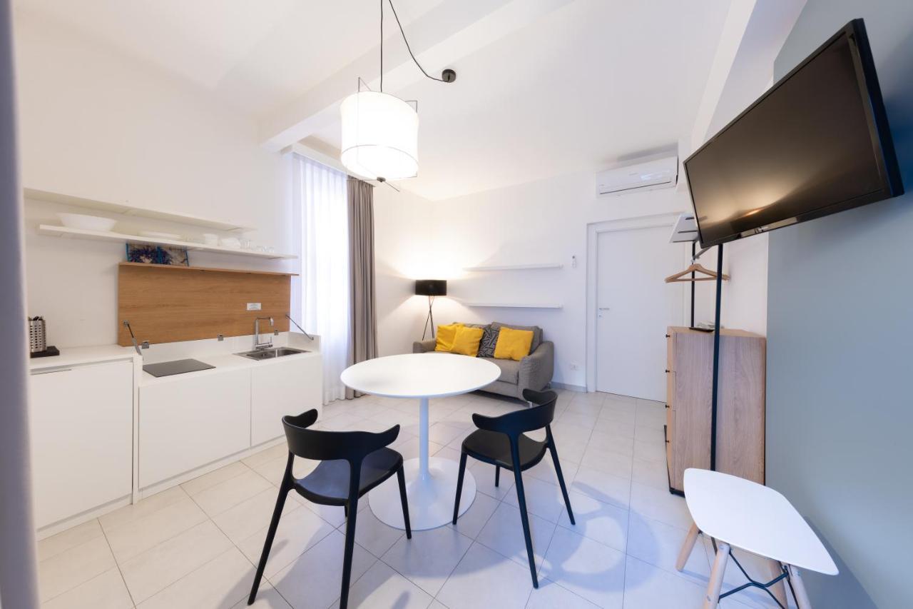 Via Siena 4 - Suites & Rooms Marina di Cecina Bagian luar foto